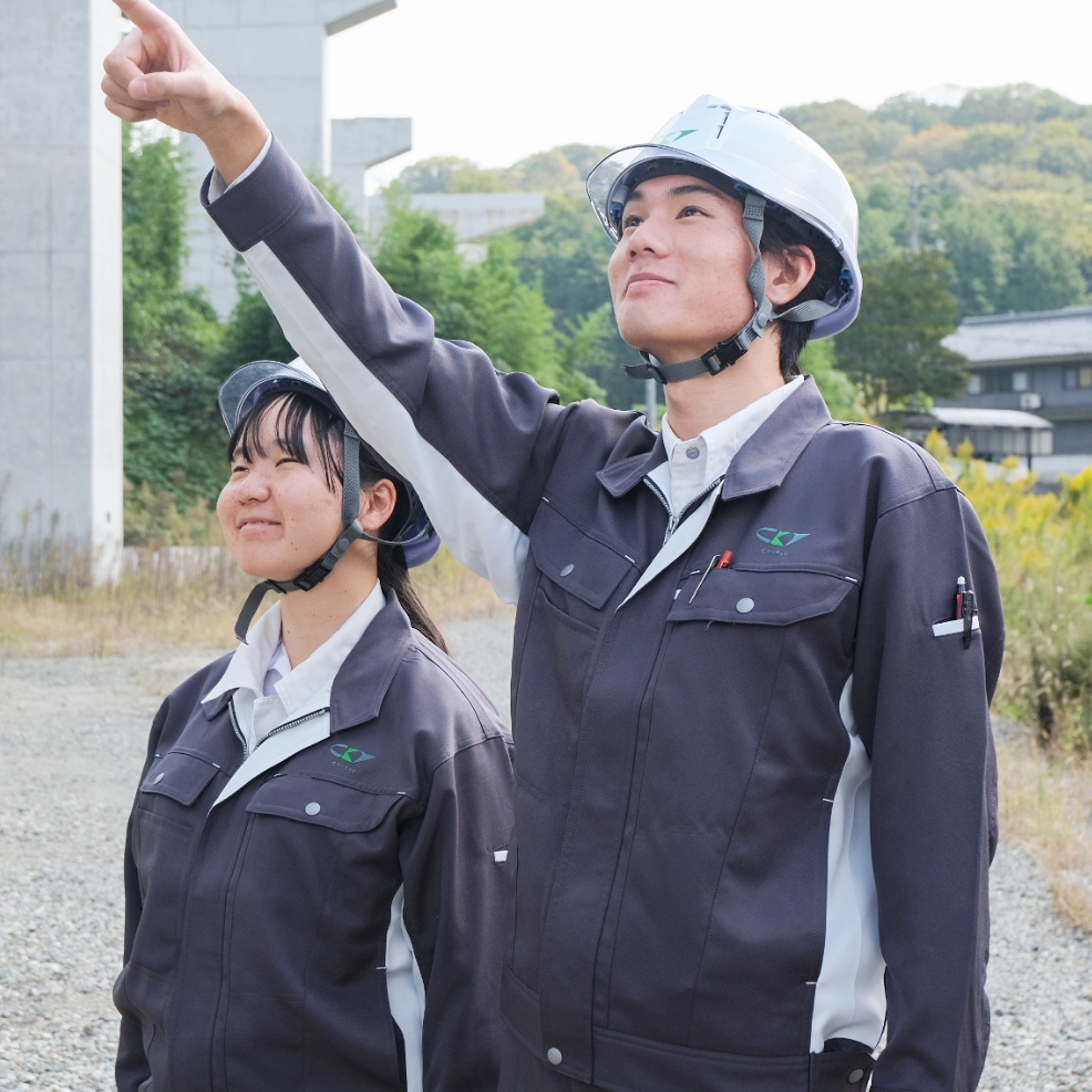 ドローンを扱う従業員達